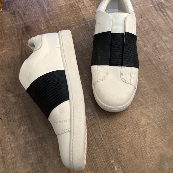 Vince sneakers size 7 - Picture 2 of 4